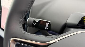 2025 Volvo Single Motor Extended Range 69kWh Plus Auto 5-door (Black) - Image: 20