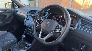 2022 Volkswagen 2.0 TDI R-Line DSG Euro 6 5-door (Blue) - Image: 6