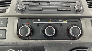 2013 Volkswagen 2.0 TDI Beach FWD 4-door (Blue) - Image: 7