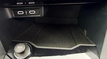 2023 Volkswagen 1.0 TSI Life Euro 6 5-door (Black) - Image: 7