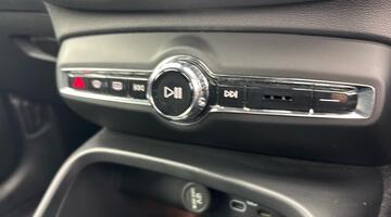 2024 Volvo 2.0 B3 MHEV Plus DCT Auto Euro 6 5-door (White) - Image: 25