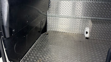 2022 Volkswagen 2.0 TDI T3Highline FWD SWB Euro 6 5-door (White) - Image: 31