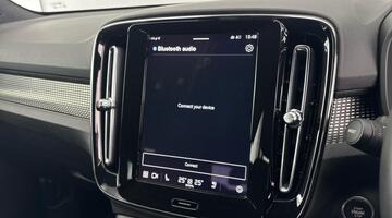 2024 Volvo 2.0 B3 MHEV Plus DCT Auto Euro 6 5-door (White) - Image: 28