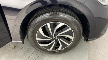 2023 Volkswagen 1.0 EVO Life Euro 6 5-door (Black) - Image: 5