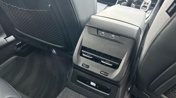 2025 Audi 2.0 TFSI S line S Tronic Euro 6 5-door (Red) - Image: 9