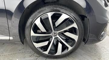 2024 Volkswagen TSI 13kWh R-Line Shooting Brake DSG Euro 6 5-door (Black) - Image: 5