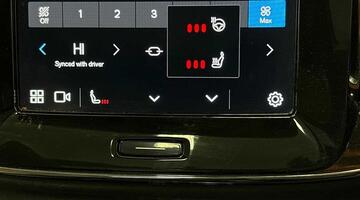 2024 Volvo 2.0 B4 MHEV Ultra Dark DCT Auto Euro 6 5-door (Blue) - Image: 41