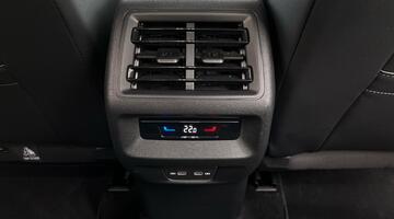 2025 Volkswagen ETSI MHEV R-Line DSG Euro 6 5-door (Grey) - Image: 41