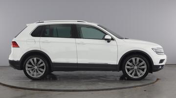 2018 Volkswagen 2.0 TSI SEL DSG 4Motion Euro 6 5-door (White) - Image: 4