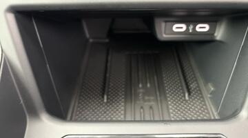 2025 Volkswagen 1.0 TSI Match DSG Euro 6 5-door (Black) - Image: 12