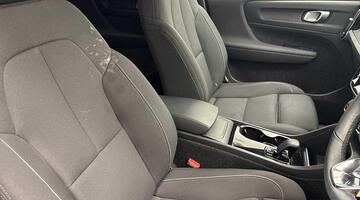 2022 Volvo Recharge 69kWh Plus Auto 5-door (Green) - Image: 29