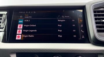 2025 Audi TFSI 35 Black Edition Sportback S Tronic Euro 6 5-door (Green) - Image: 25