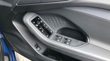 2025 Audi 2.0 TFSI S line Saloon S Tronic Euro 6 5-door (Blue) - Image: 25