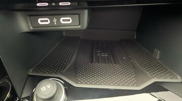 2025 Volkswagen TSI R-Line DSG Euro 6 5-door (Black) - Image: 16