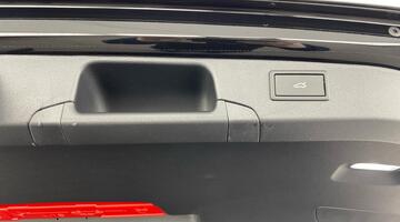 2025 Volkswagen 2.0 TSI R-Line DSG Euro 6 5-door (Black) - Image: 38