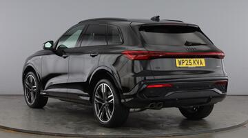 2025 Audi 2.0 TDI Edition 1 S Tronic quattro Euro 6 5-door (Black) - Image: 3