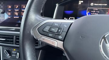 2022 Volkswagen 1.0 EVO Life Euro 6 5-door (Black) - Image: 32