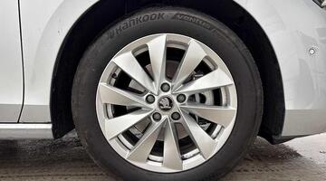 2025 Škoda 2.0 TDI SE Technology DSG Euro 6 5-door (Silver) - Image: 5