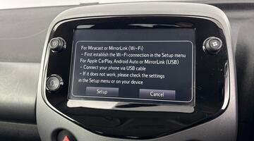 2020 Toyota 1.0 VVT-i x-trend Funroof x-shift Euro 6 5-door (White) - Image: 22