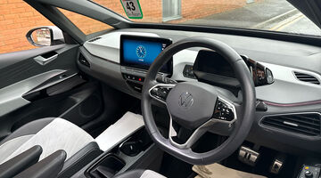 2022 Volkswagen Pro Performance 58kWh Family Auto 5-door (Multicolour) - Image: 6