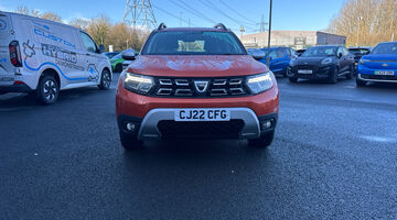 2022 Dacia TCe Prestige Euro 6 5-door (Orange) - Image: 23