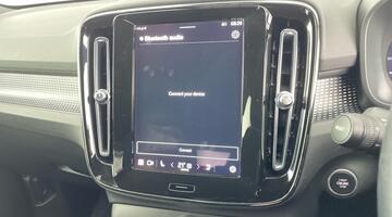 2025 Volvo 2.0 B4 MHEV Plus DCT Auto Euro 6 5-door (Grey) - Image: 26