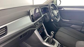 2022 Volkswagen 1.0 TSI Life Euro 6 5-door (Grey) - Image: 2