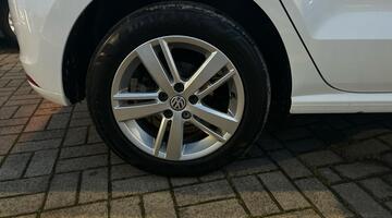 2017 Volkswagen TSI BlueMotion Tech Match Euro 6 5-door (White) - Image: 13