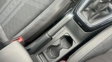 2025 Volkswagen TSI EVO R-Line DSG Euro 6 5-door (Silver) - Image: 32