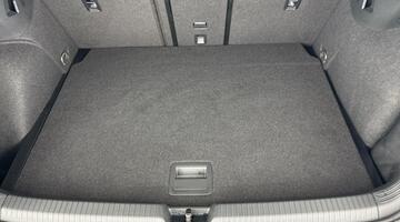 2025 Volkswagen TSI R-Line Euro 6 5-door (Black) - Image: 31