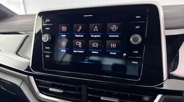 2025 Volkswagen 2.0 TDI R-Line DSG Euro 6 5-door (Grey) - Image: 18