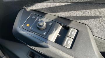 2025 Volkswagen Pro 77kWh Match Plus Fastback Auto 5-door (Black) - Image: 18