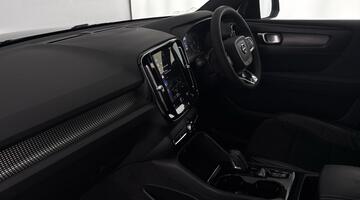 2022 Volvo T3 R-Design Auto Euro 6 5-door (Black) - Image: 2