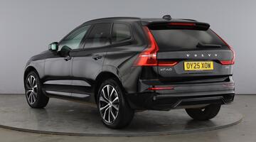 2025 Volvo 2.0 B5 MHEV Plus Auto Euro 6 5-door (Black) - Image: 3
