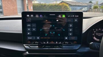 2025 CUPRA ETSI Shadow Edition DSG Euro 6 5-door (Blue) - Image: 32