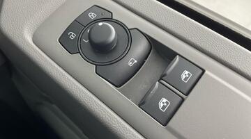 2025 Volkswagen 2.0 TDI 110 Commerce Plus Van (Grey) - Image: 19