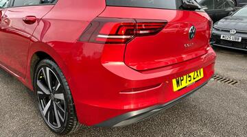 2025 Volkswagen ETSI MHEV Match DSG Euro 6 5-door (Red) - Image: 35
