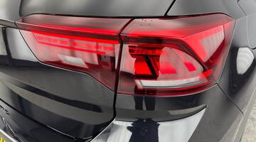 2025 Volkswagen TSI R-Line DSG Euro 6 5-door (Black) - Image: 26