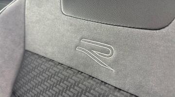 2025 Volkswagen TSI R-Line DSG 2WD Euro 6 2-door (Blue) - Image: 34