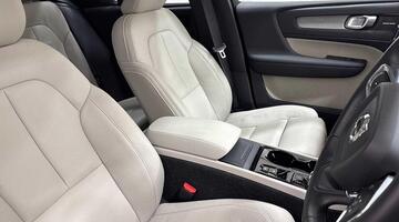 2025 Volvo 2.0 B4 MHEV Ultra Bright DCT Auto Euro 6 5-door (Black) - Image: 29