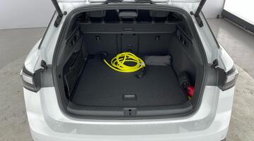 2025 Volkswagen Pro 77kWh Match Tourer Auto 5-door (White) - Image: 1