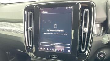 2025 Volvo 2.0 B4 MHEV Plus DCT Auto Euro 6 5-door (Grey) - Image: 25