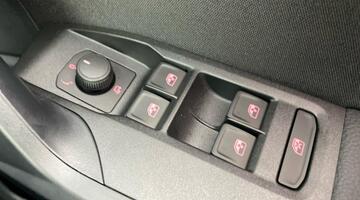 2025 SEAT 1.0 TSI FR Black Edition DSG Euro 6 5-door (Multicolour) - Image: 19