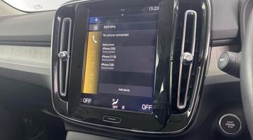 2019 Volvo 2.0 T4 Inscription Auto Euro 6 5-door (White) - Image: 31