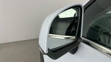 2025 Volvo 2.0 B3 MHEV Ultra Bright DCT Auto Euro 6 5-door (Blue) - Image: 38