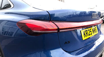 2025 Audi 2.0 TFSI S line Saloon S Tronic Euro 6 5-door (Blue) - Image: 44