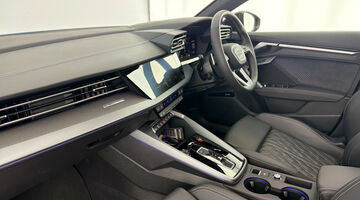 2025 Audi 2.0 TFSI Vorsprung Sportback S Tronic quattro Euro 6 5-door (Red) - Image: 2