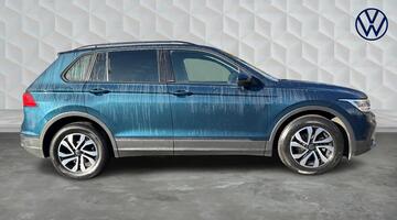 2022 Volkswagen TSI Active DSG Euro 6 5-door (Blue) - Image: 4
