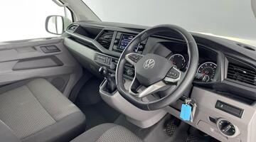 2025 Volkswagen 2.0 TDI T28 Highline FWD SWB Euro 6 5-door (White) - Image: 6