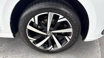 2025 Volkswagen 1.0 TSI Match DSG Euro 6 5-door (White) - Image: 5